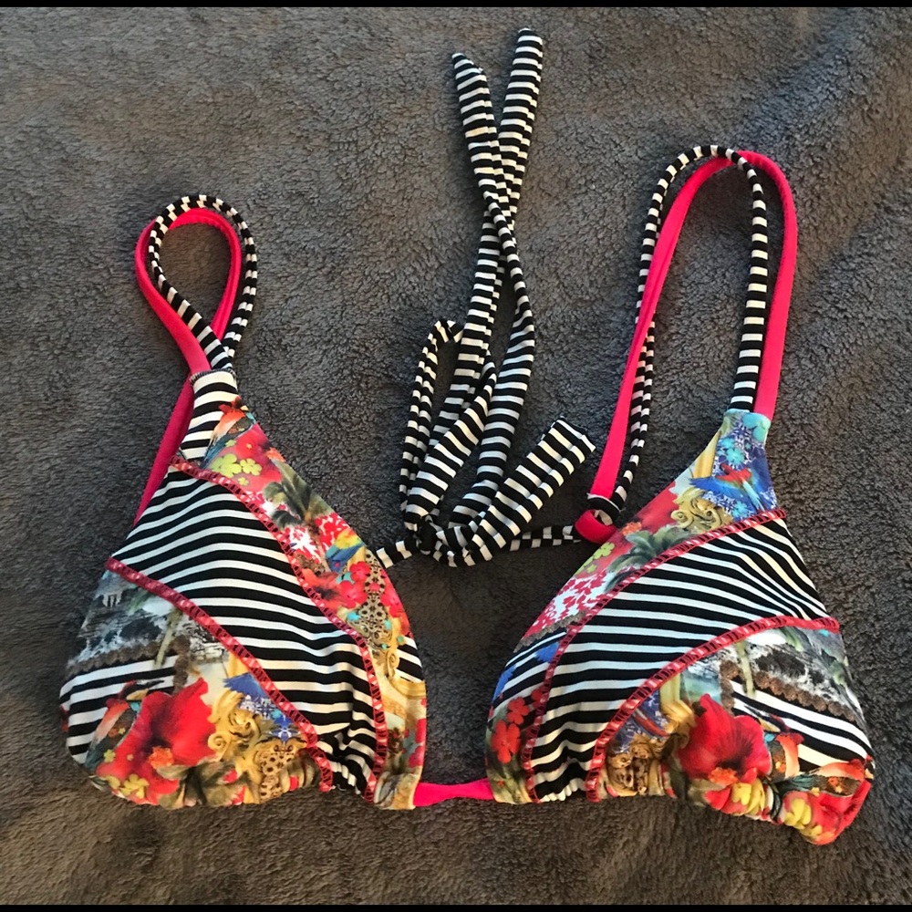 Bikini swim suit top